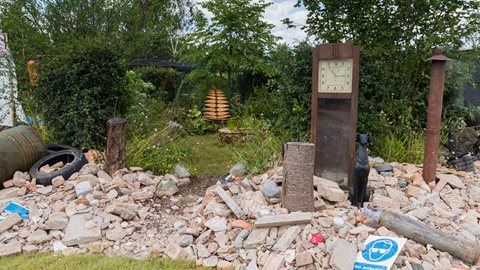 The garden draws upon the designer's personal experience of living with depression and anxiety and represents the importance of finding a mental sanctuary