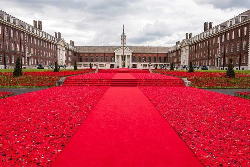 the poppy tribute in from of the Royal Hospital