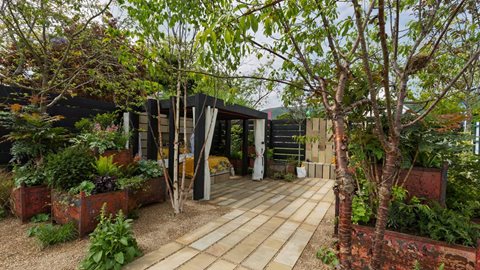 The Sleep in Beauty Garden