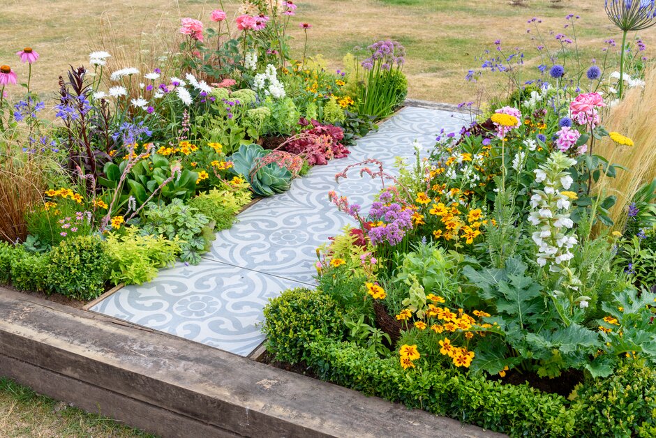Weeders and Bloomers Greener Border at RHS Tatton Park 2022