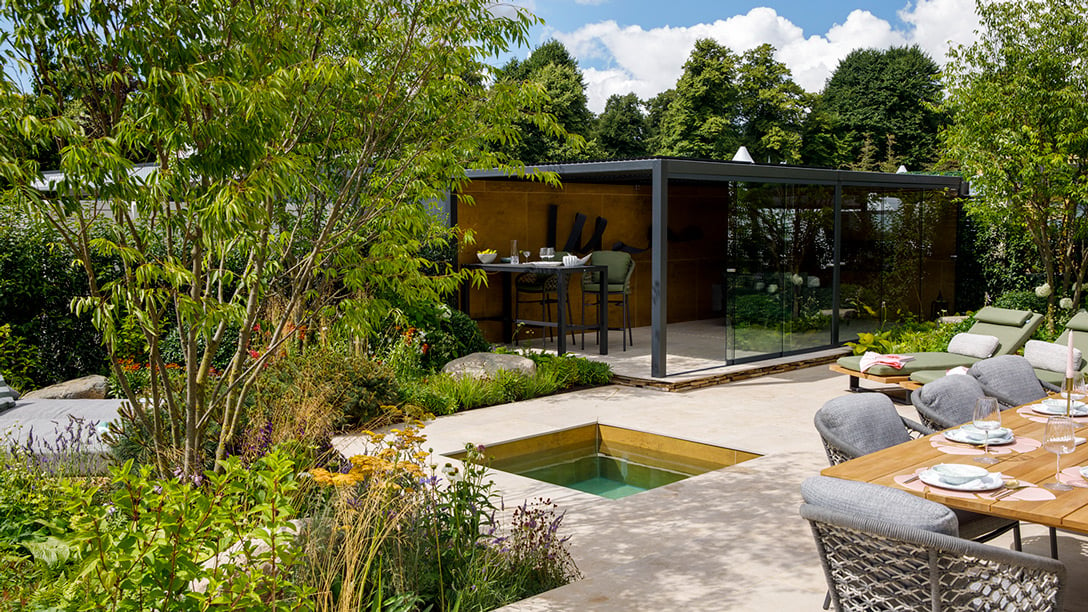 The SunsLifestyle Outdoor Living Garden