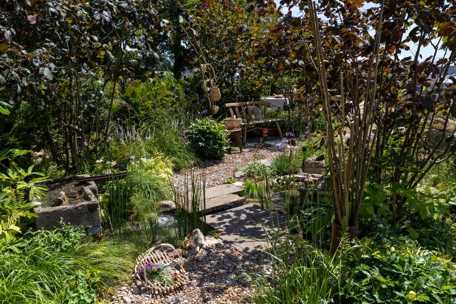 artisan garden badminton