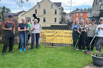 Llanwrtyd in Bloom volunteers