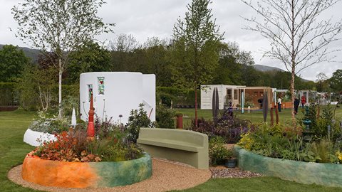 Planting has been cleverly considered through the entire space. Colour is used for bold visual effect, with raised planters and plenty of personal details making a space that has plenty to offer