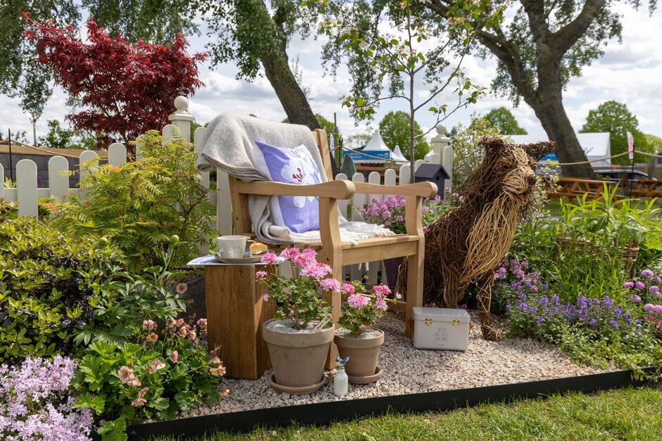 A blooming border display