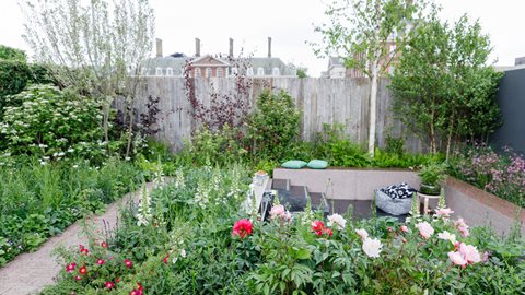 Designed for an urban garden in the centre of Helsinki city, this outdoor space offers its owners a space to sit and relax, with planting that echoes the countryside and landscape of rural Finland