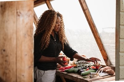 Apprentice sorting veg