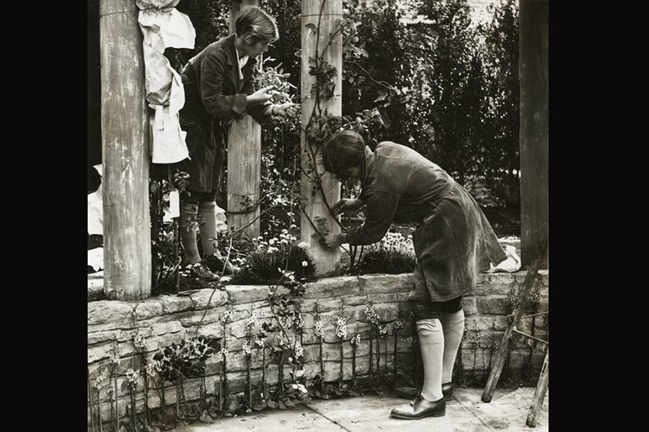 Gardeners at RHS Chelsea
