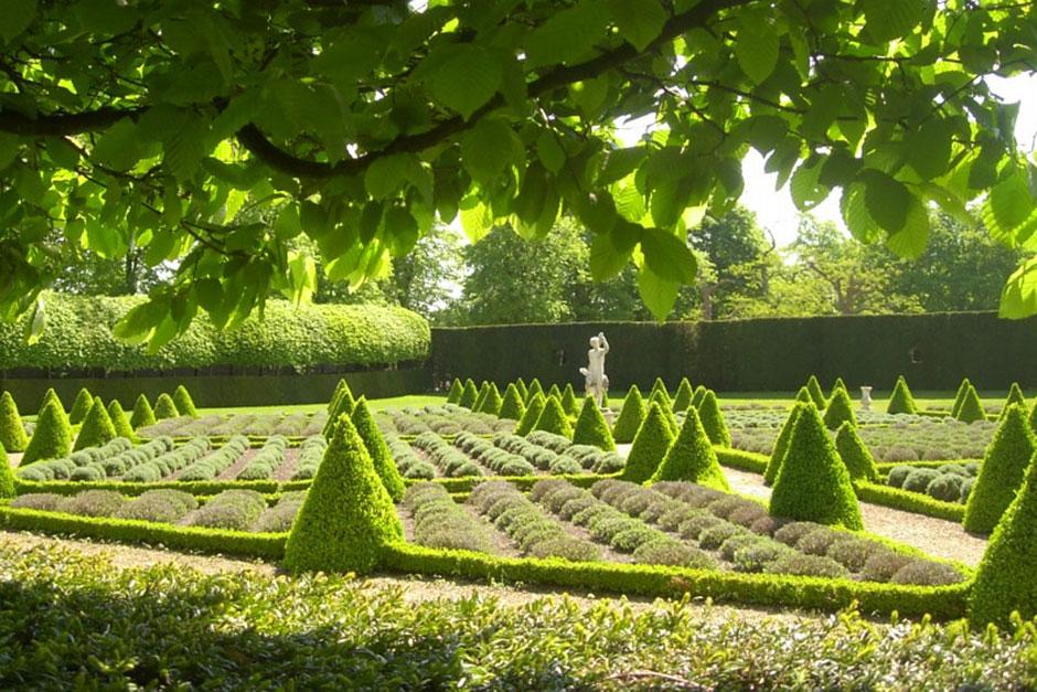 Beautiful open gardens to visit in the UK Public gardens /RHS Gardening