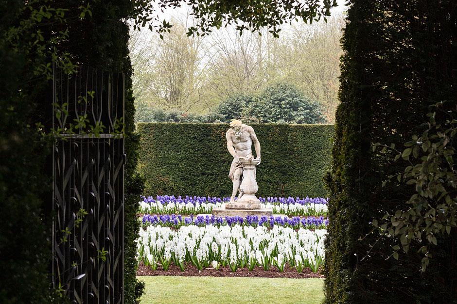Beautiful open gardens to visit in the UK Public gardens /RHS Gardening