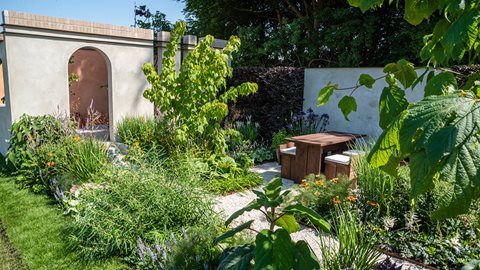 This garden is full of innovative and attractive ideas for minimising the carbon footprint of our outdoor spaces, particularly through the use of eco-friendly materials and hard landscaping