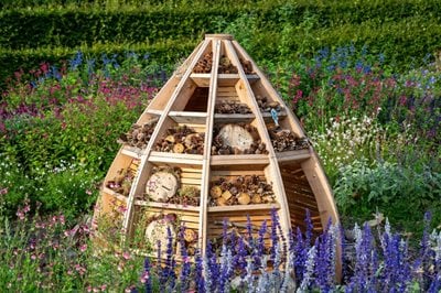 Hideaway for wildlife